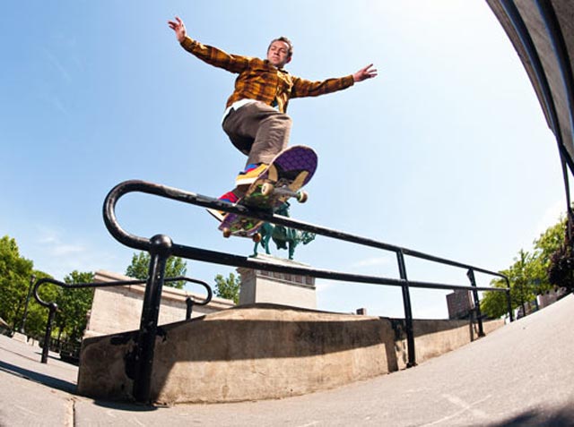 Skateboard-Tricks-for-Beginners-Board-Slide